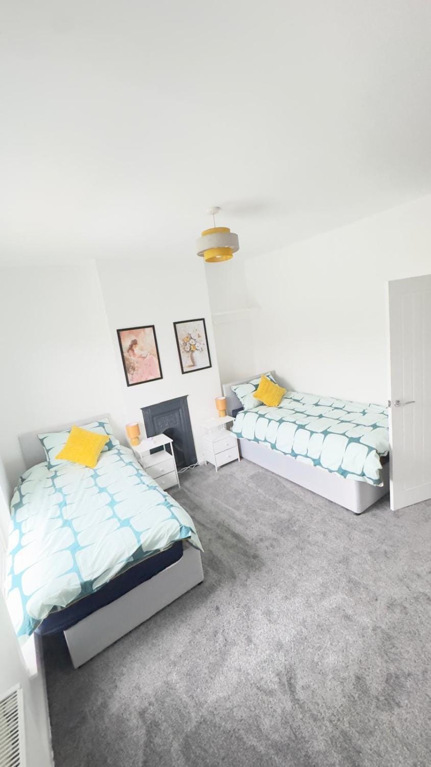 Contractors Nest - Park View House in Cleethorpes