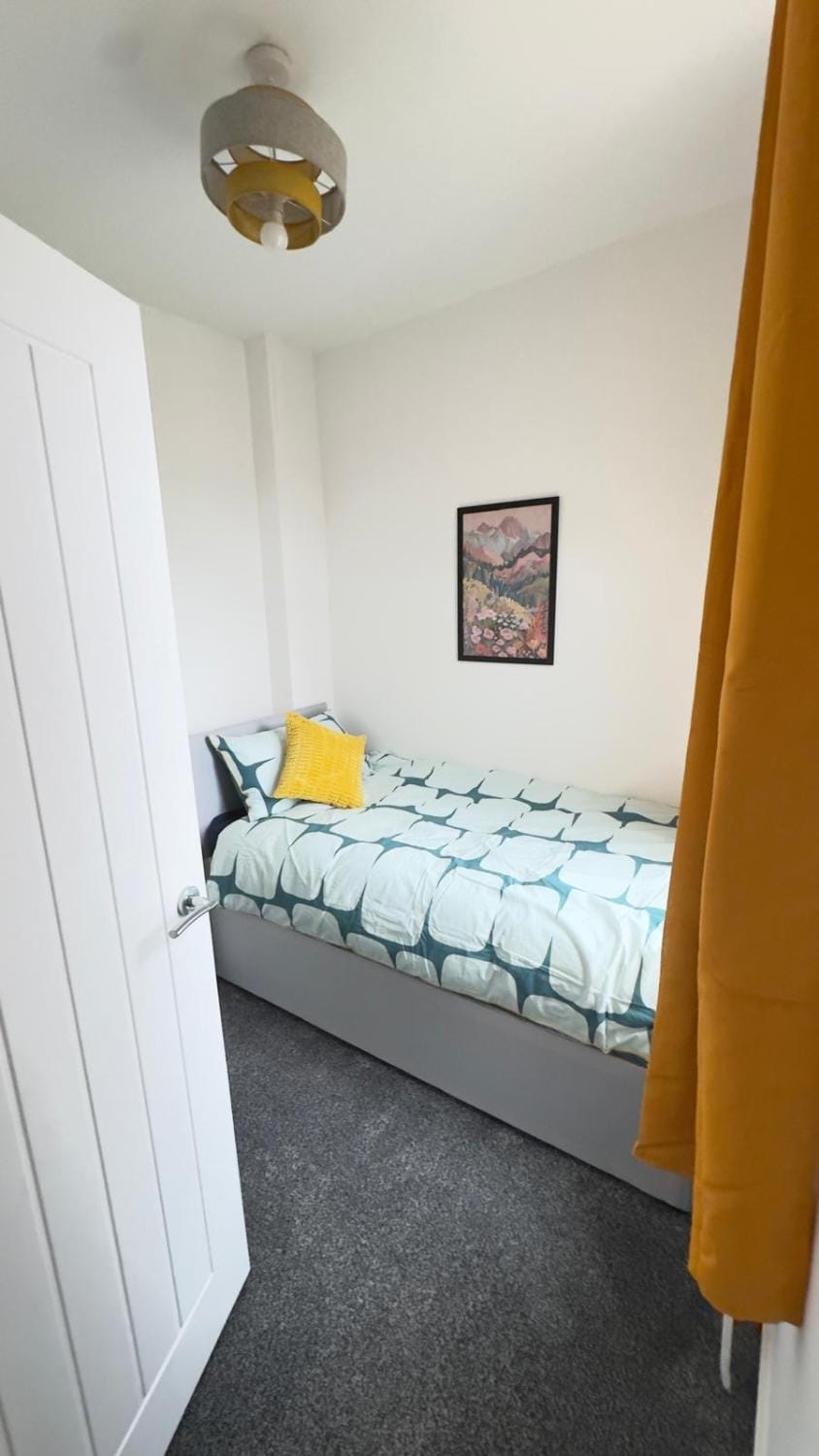 Contractors Nest - Park View House in Cleethorpes