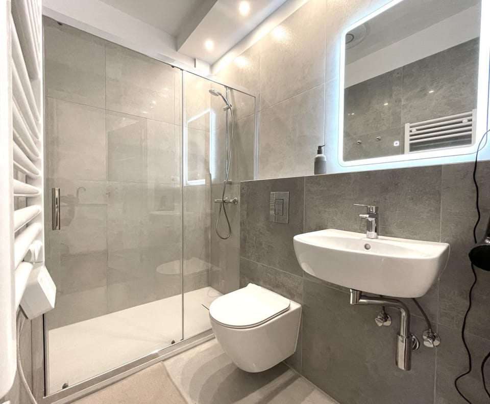 Shower, Toilet, Bathroom