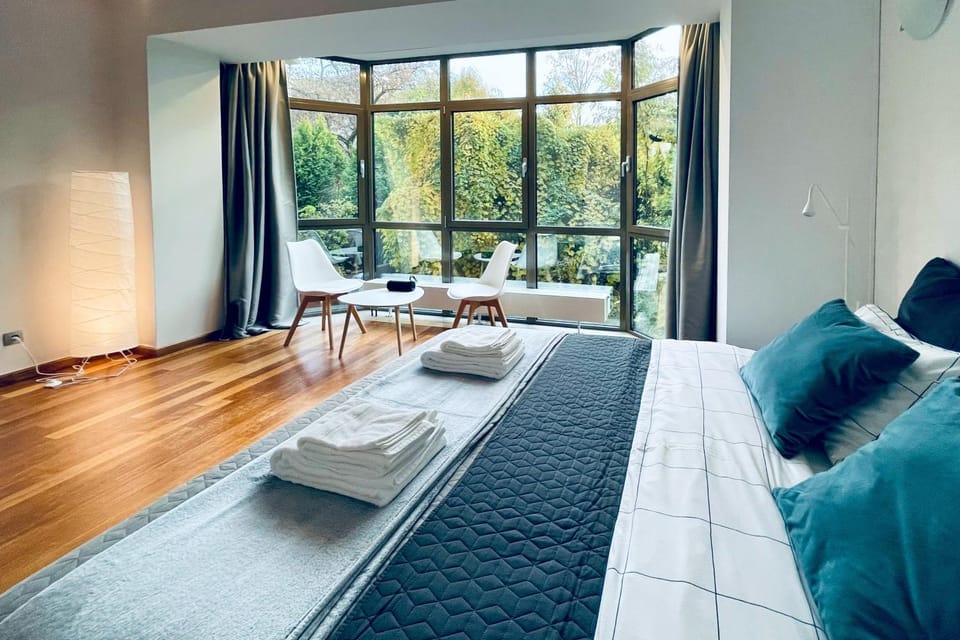 Bed, Living room, Bedroom