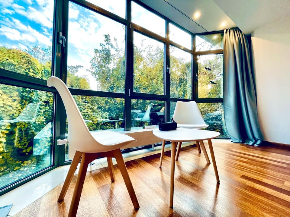 View (from property/room), Living room, Seating area