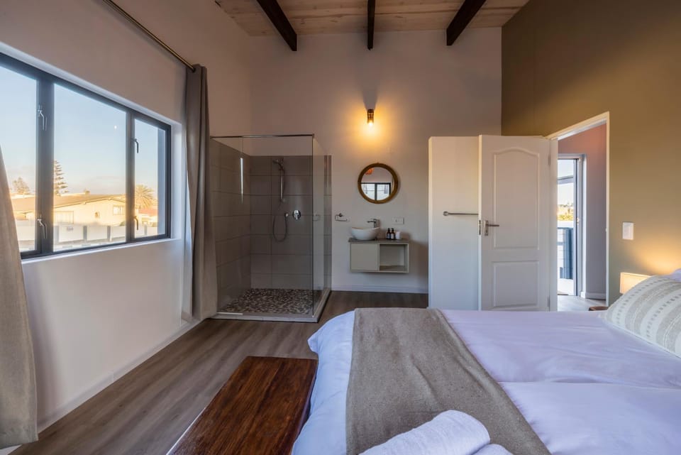 Bed, Bedroom, towels, wardrobe