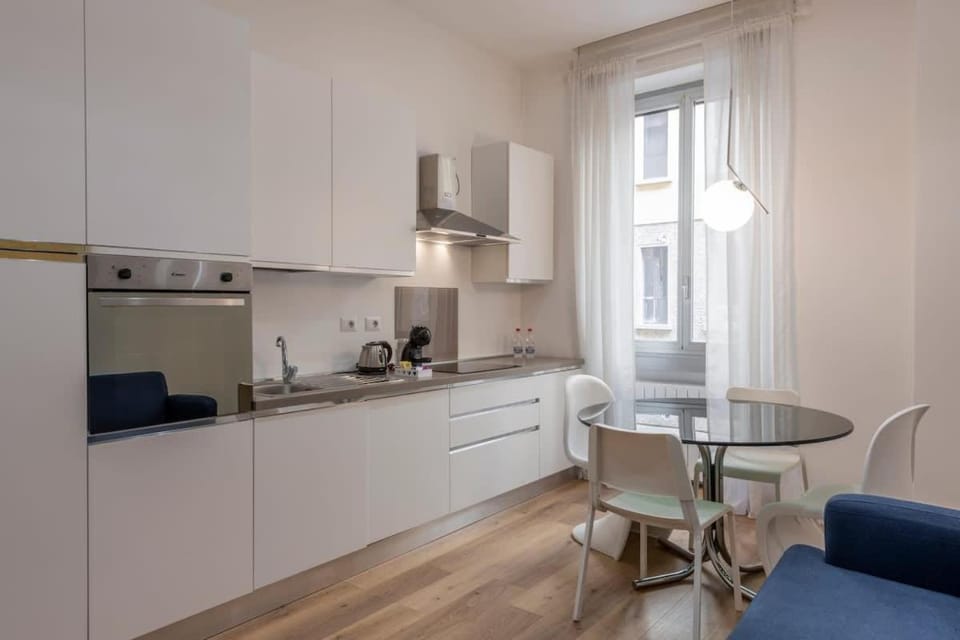 PREALPI1-Design Apt With Two Double Bedrooms House in Milan