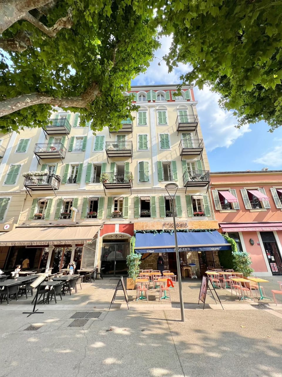 Place Grimaldi, close to beach and restaurants, with balcony Apartment in Nice