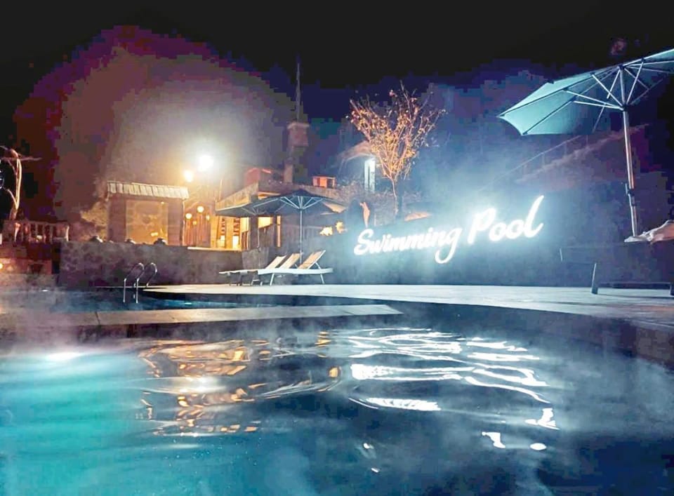 Swimming pool