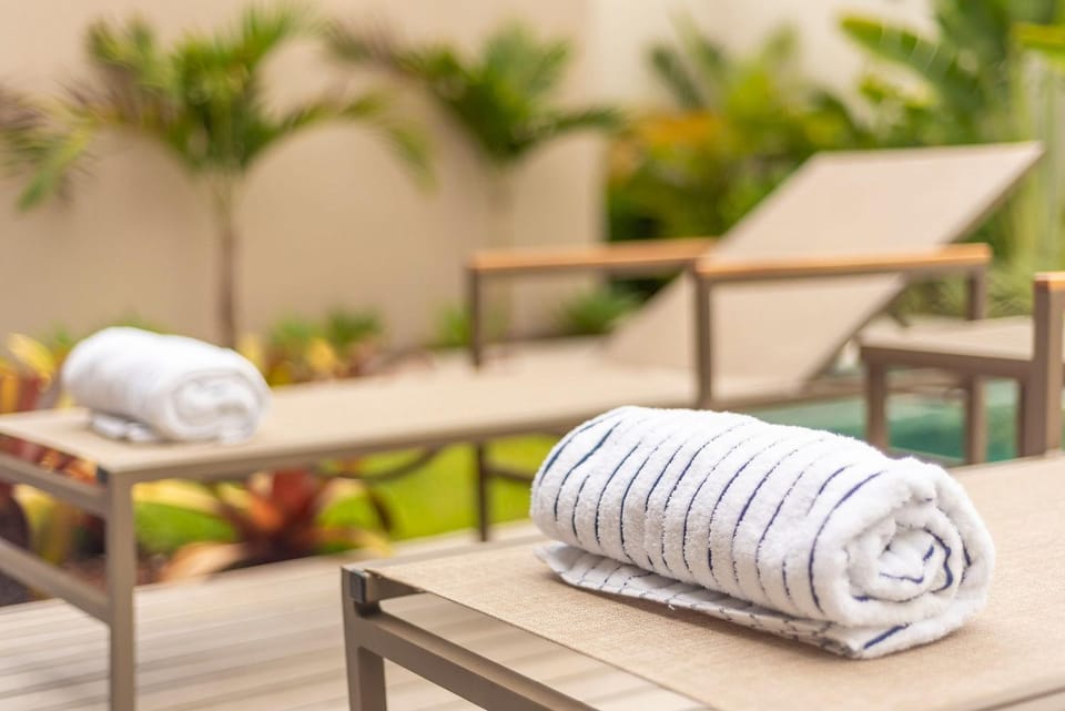 Day, towels