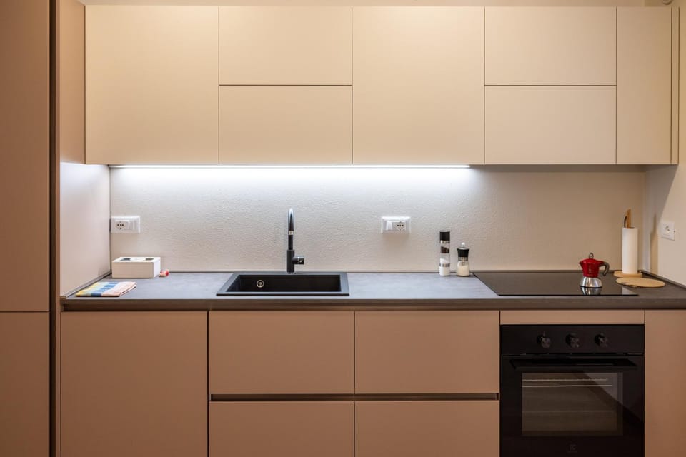 Kitchen or kitchenette, kitchen, kitchen