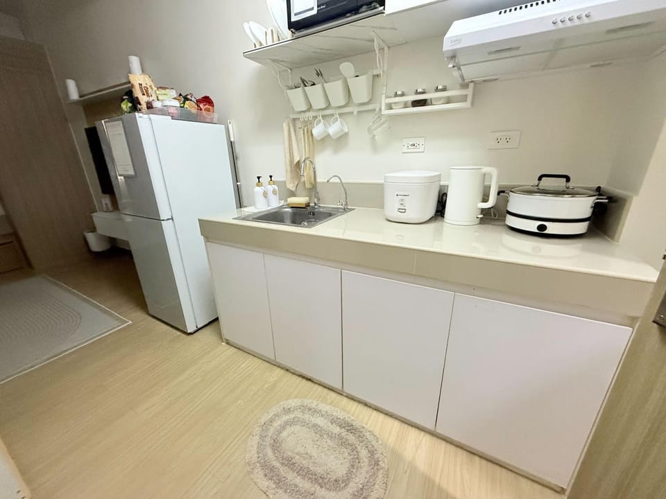 Coffee/tea facilities, Kitchen or kitchenette, minibar, oven