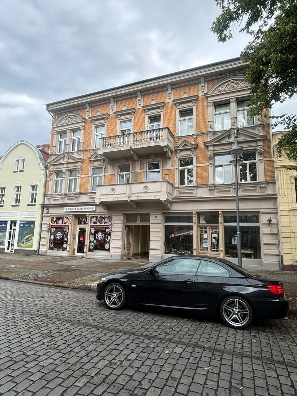 Property building, Street view, Location