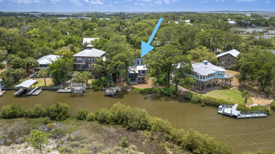 Flounder Inn Waterfront House in Cedar Key