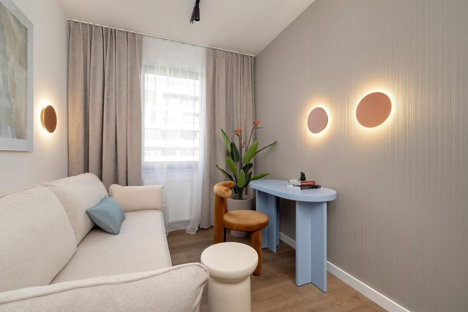 Seating area, Bedroom