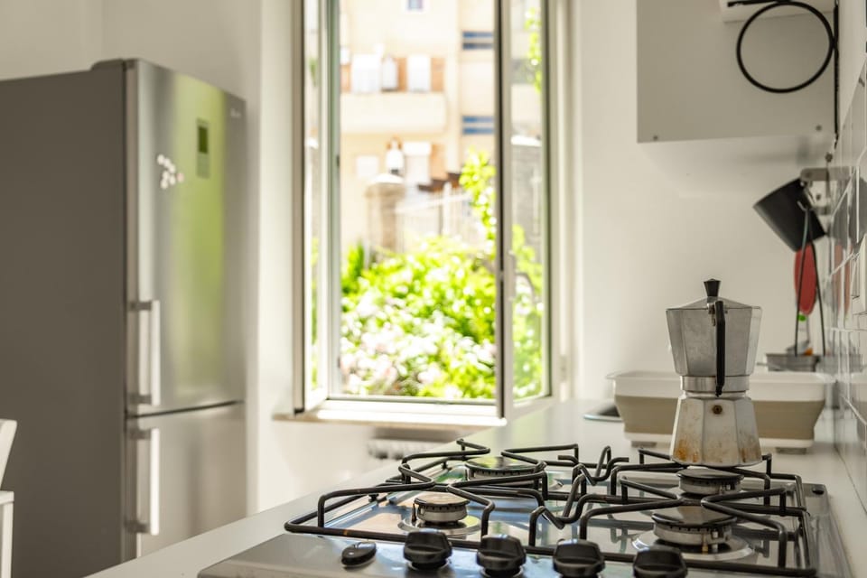 Kitchen or kitchenette, pet friendly, stove