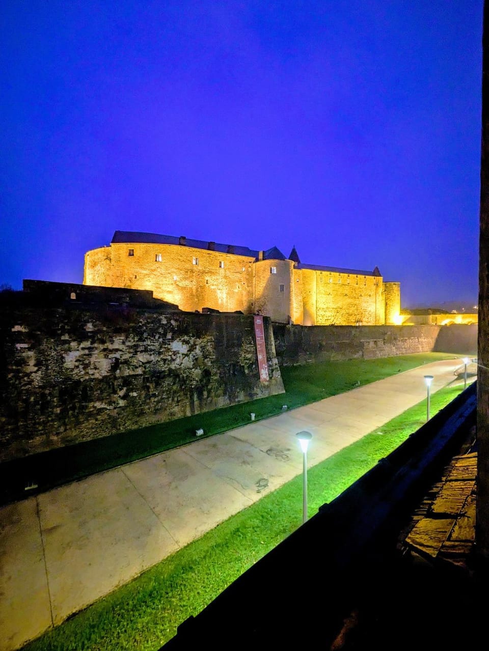 Nearby landmark, Landmark view