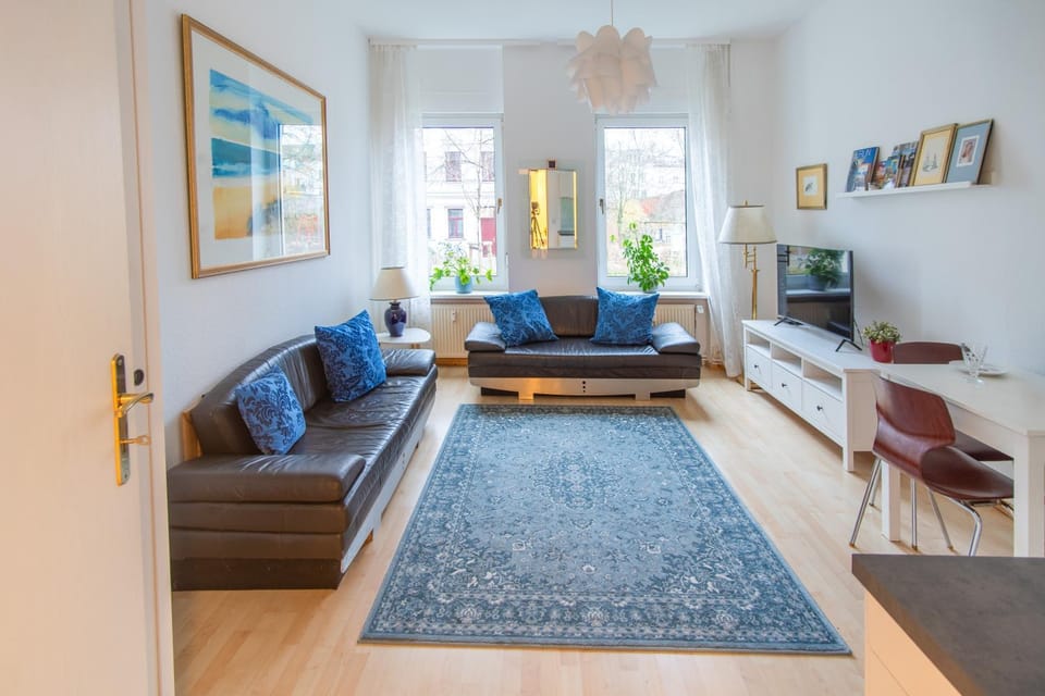 Communal lounge/ TV room, TV and multimedia, Living room, Seating area