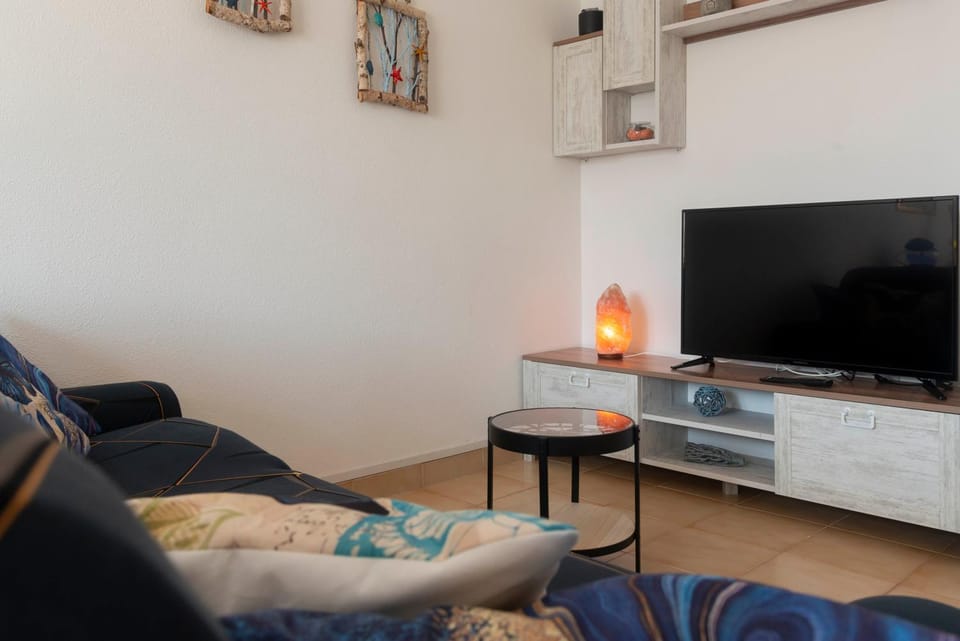 Communal lounge/ TV room, TV and multimedia, Living room, Seating area