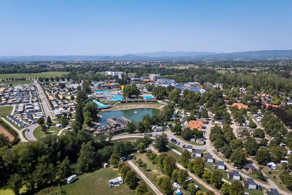 Bird's eye view, Swimming pool