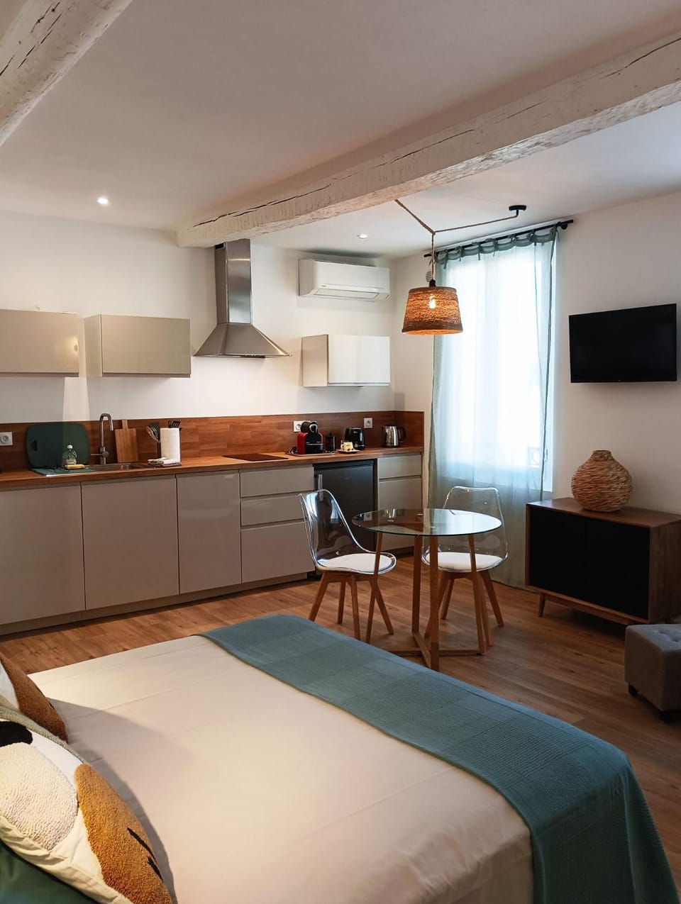 TV and multimedia, Coffee/tea facilities, Kitchen or kitchenette, Dining area, toaster