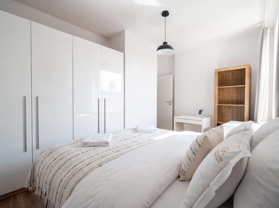 Bed, Photo of the whole room, Bedroom, wardrobe