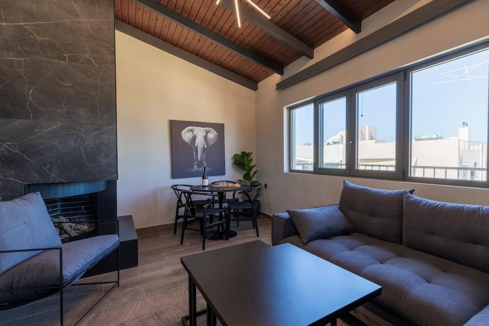 Seating area, Dining area