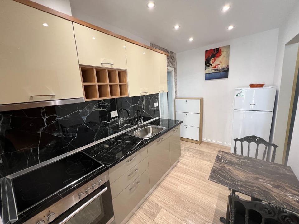 LETI APARTMENTS Rr MUHAMET GJOLLESHA Apartment in Tirana