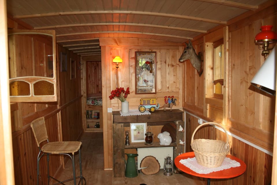 Roulotte en Sologne Bed and Breakfast in Centre-Val de Loire