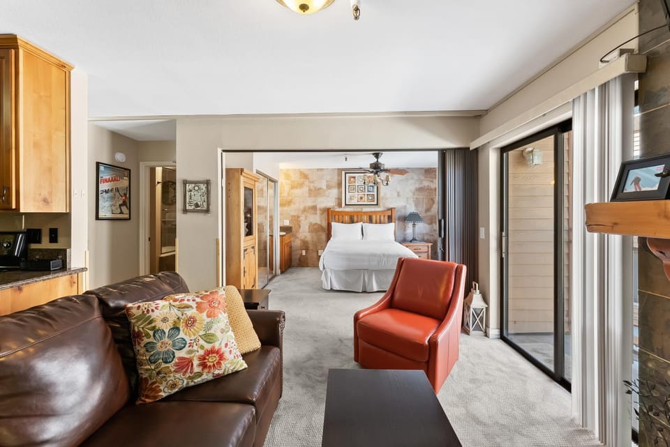 Great Location, 2BR, Close to Lifts & Restaurants, Fireplace House in Park City