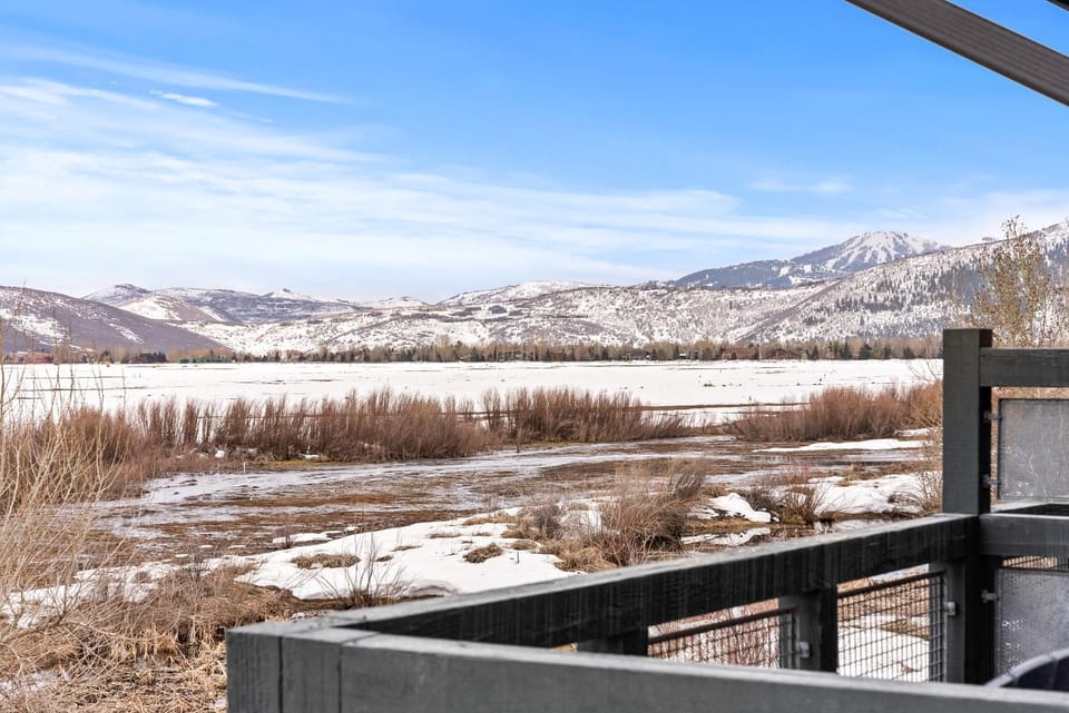 Newpark, Close to ski resorts and restaurants, Amazing Views, Private hot tub House in Snyderville