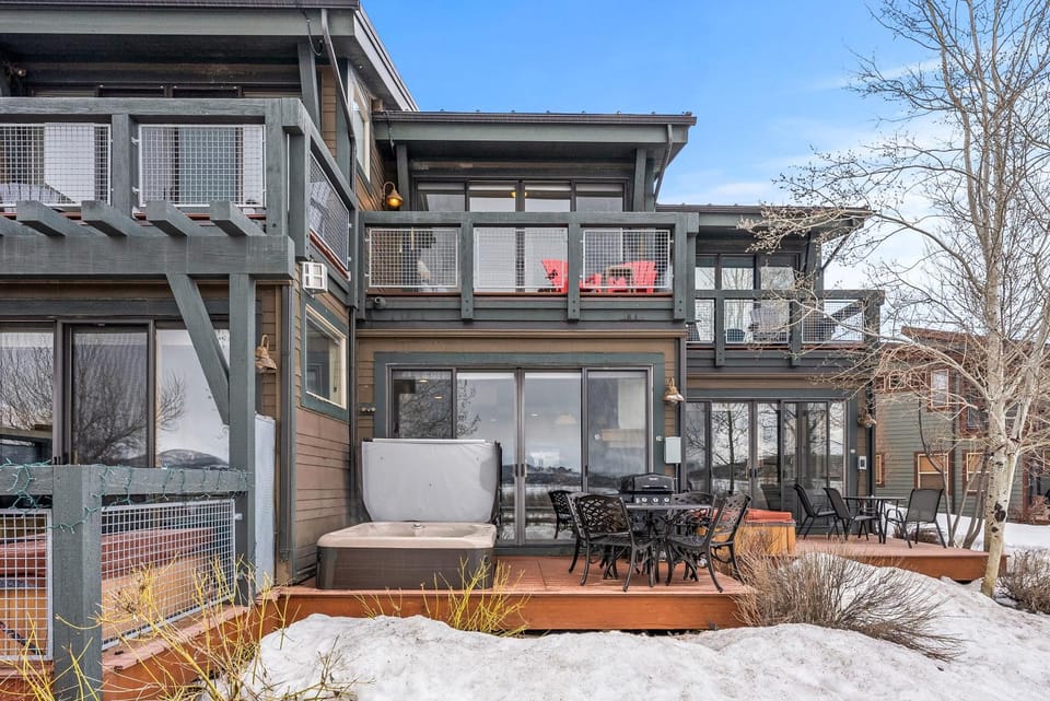 Newpark, Close to ski resorts and restaurants, Amazing Views, Private hot tub House in Snyderville
