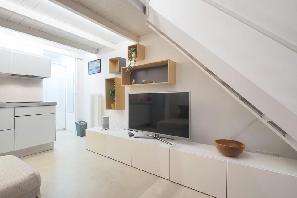 TV and multimedia, Kitchen or kitchenette