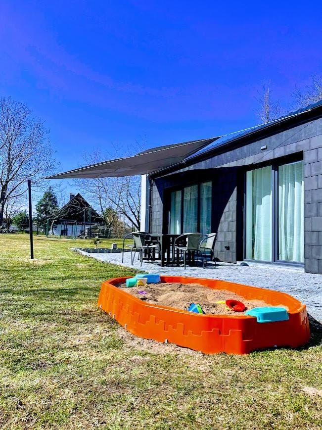 Property building, Natural landscape, Garden, Garden view