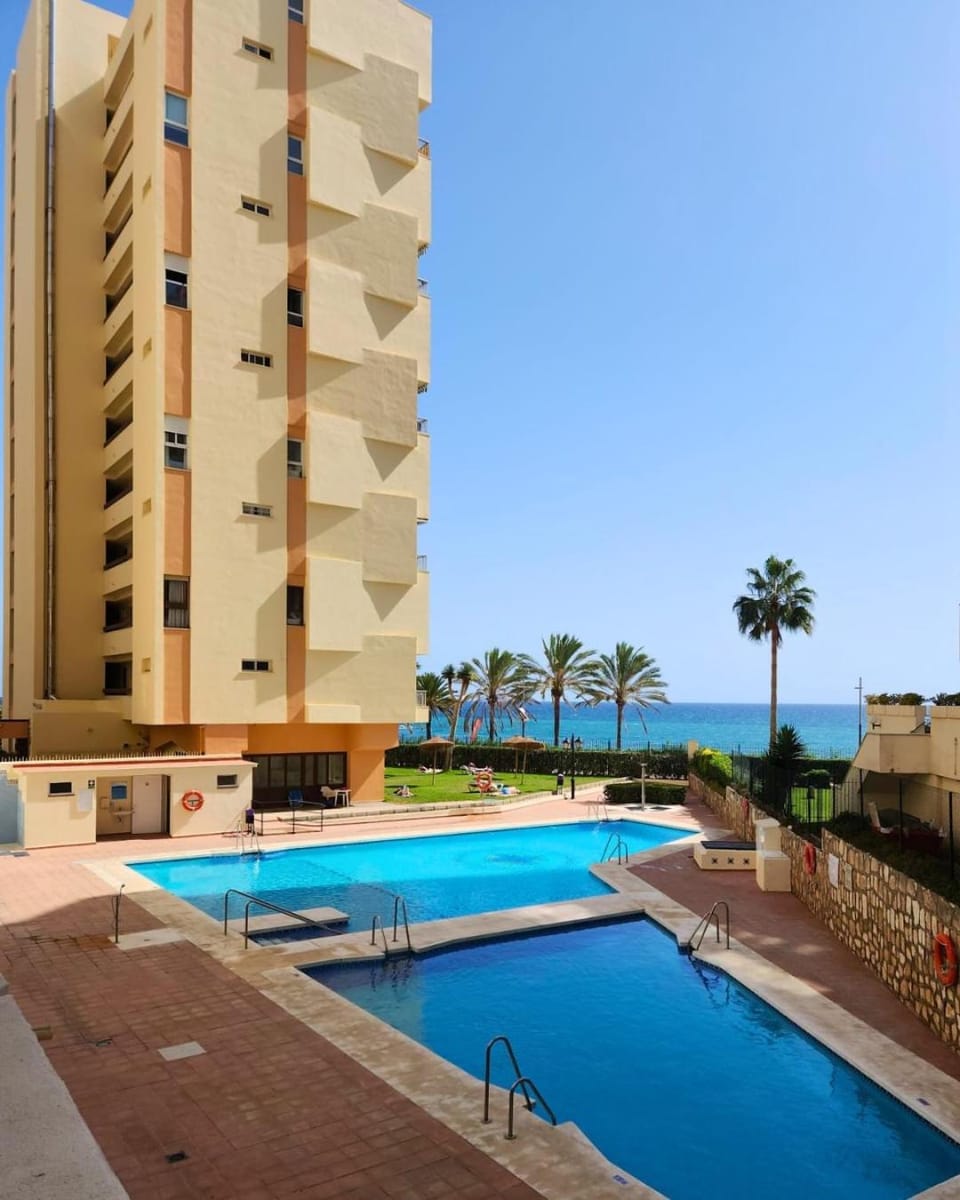 Property building, Pool view, Sea view, Swimming pool, Swimming pool