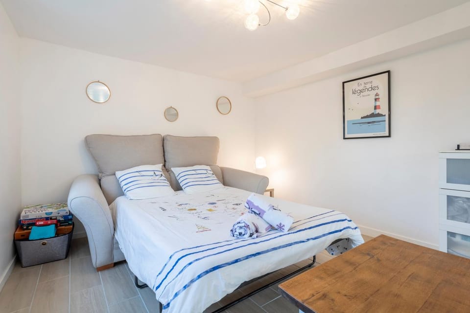 Living room, Bedroom