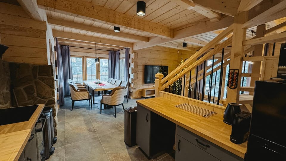 Kitchen or kitchenette, Seating area, Dining area