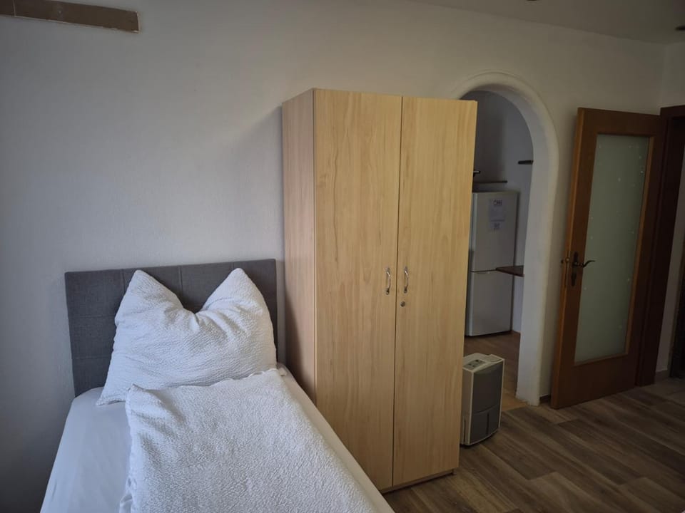 Bed, Bedroom, wardrobe