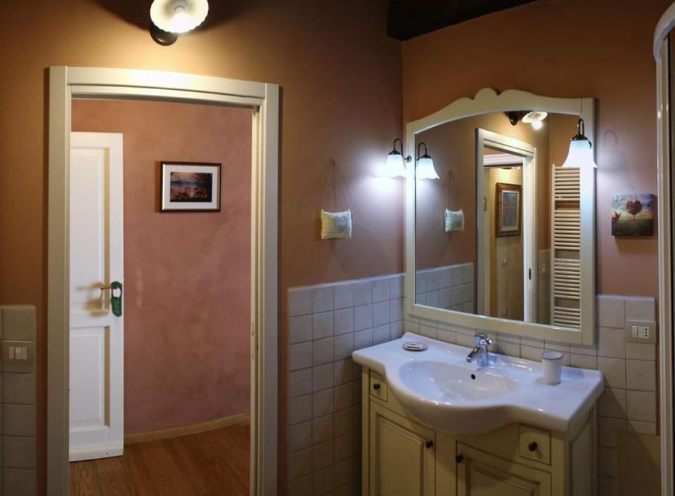 Shower, Bathroom, towels