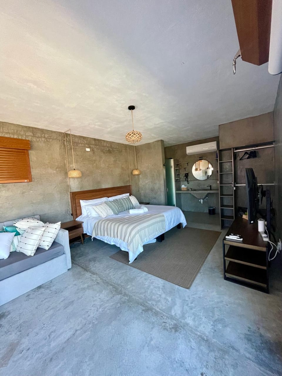Bed, Photo of the whole room, Bedroom, towels