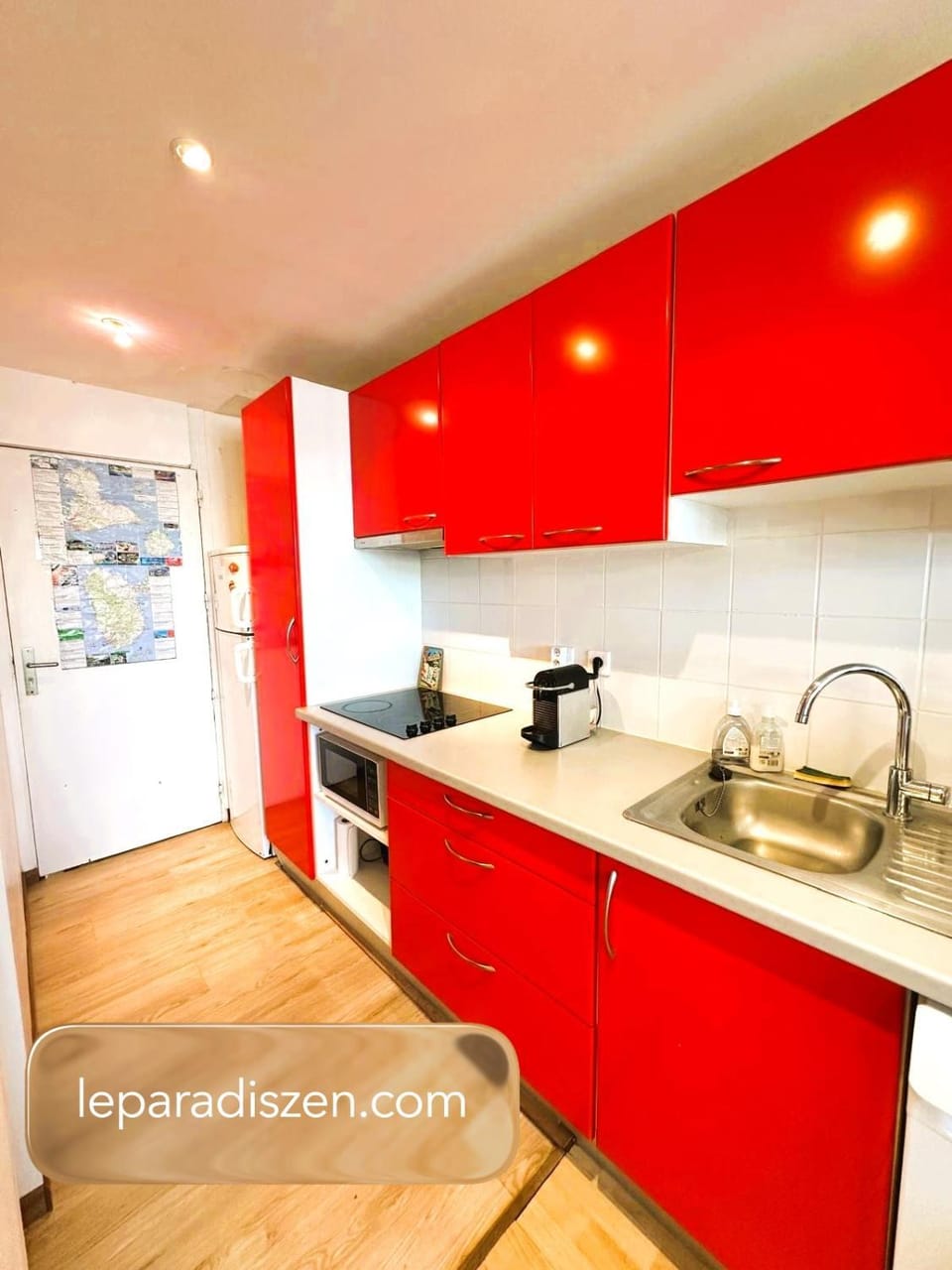 Day, Kitchen or kitchenette, concierge, stove