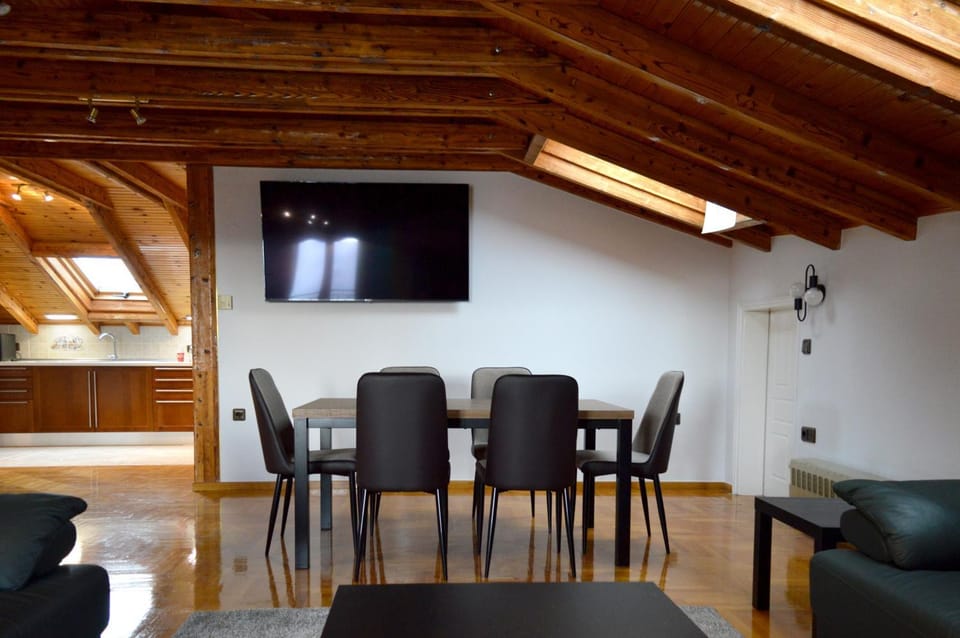 TV and multimedia, Dining area