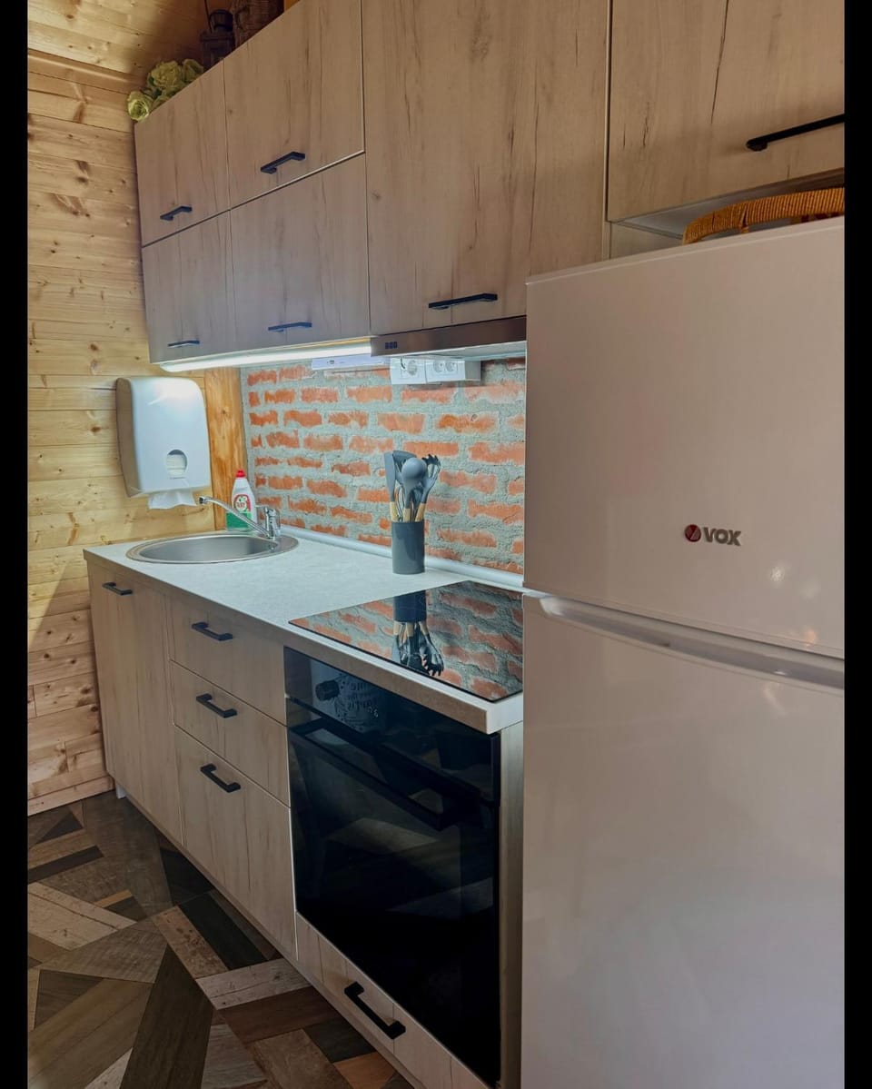 Kitchen or kitchenette, oven, stove