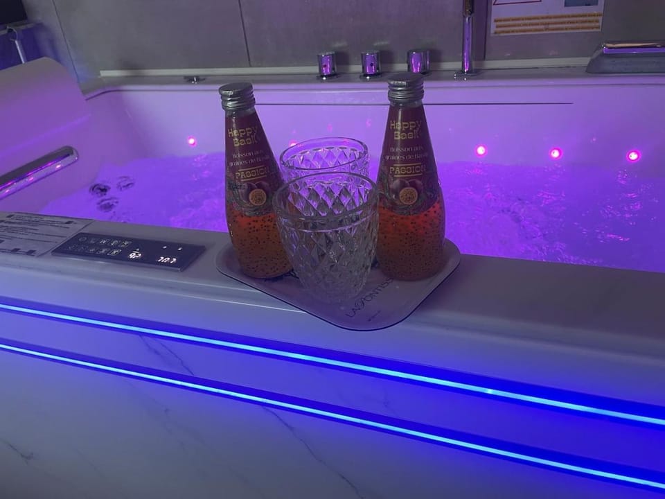 Drinks, Bath