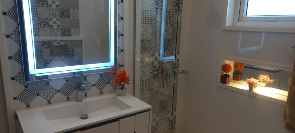 Oasis Suites DHA , Near Raya & PKLI Bed and Breakfast in Lahore