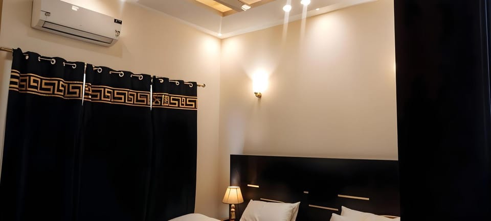 Oasis Suites DHA , Near Raya & PKLI Bed and Breakfast in Lahore