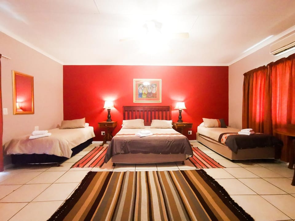 Bedroom, Swimming pool, Breakfast