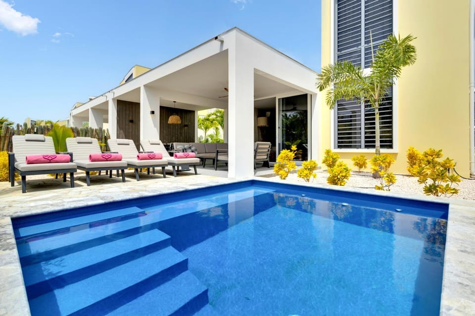 Balcony/Terrace, Swimming pool
