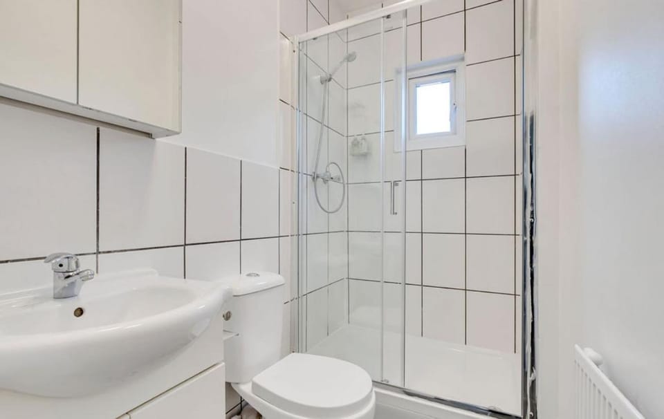 Serviced Apartment London great for contractors 2 mins from train station and near Tottenham Stadium Apartment in London