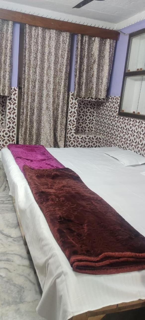 Gayatri Paying Guest House Bed and Breakfast in Varanasi