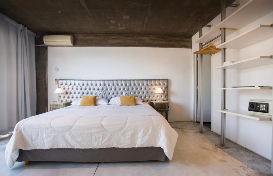 Bed, Bedroom, air conditioner