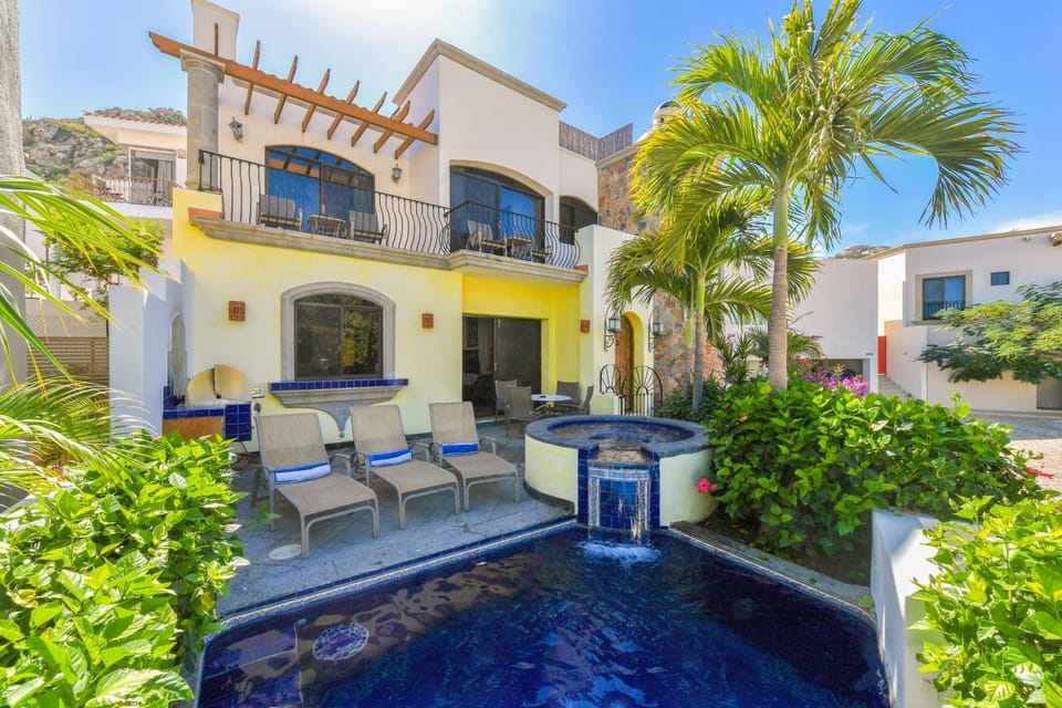 Property building, Patio, Day, Garden, Garden view, Pool view, Swimming pool, sunbed