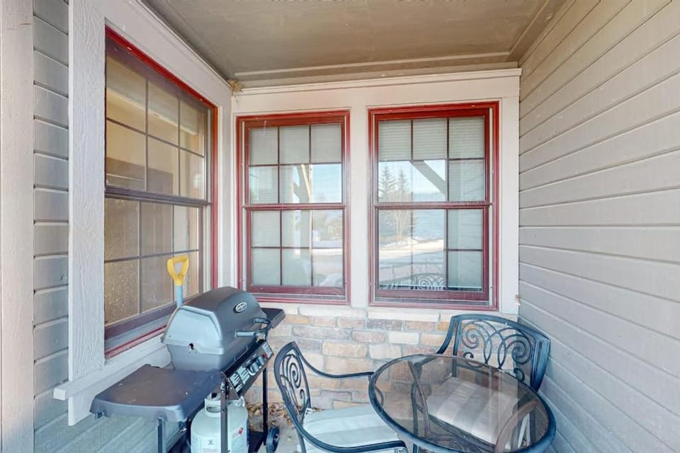 Horse Lodges 5-102 Apartment in Granby