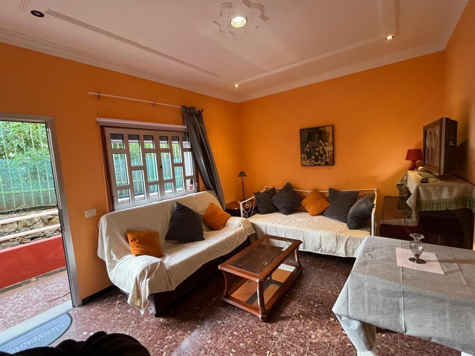 Living room, Photo of the whole room, Bedroom